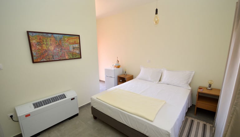 Aegina bed and culture