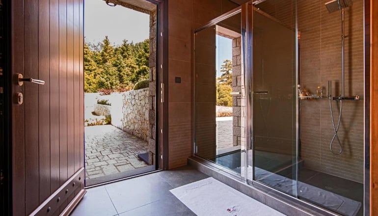 Aelia Parnassus Chalet