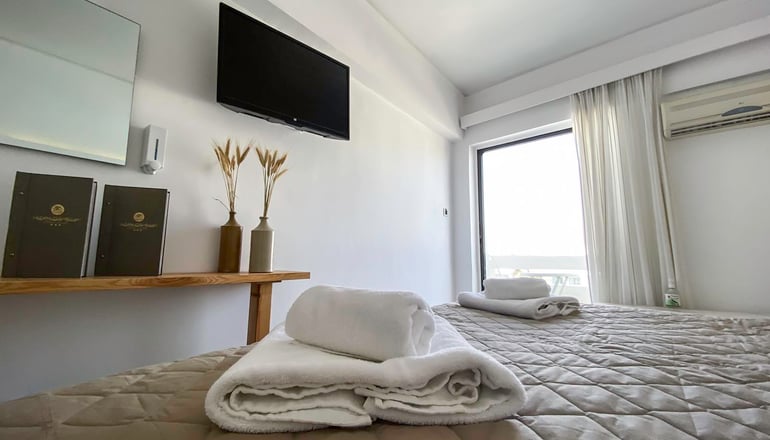 Aeolos Bay Hotel - Τήνος