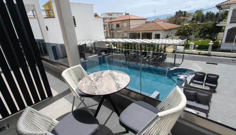 Aeonian Luxury Suites