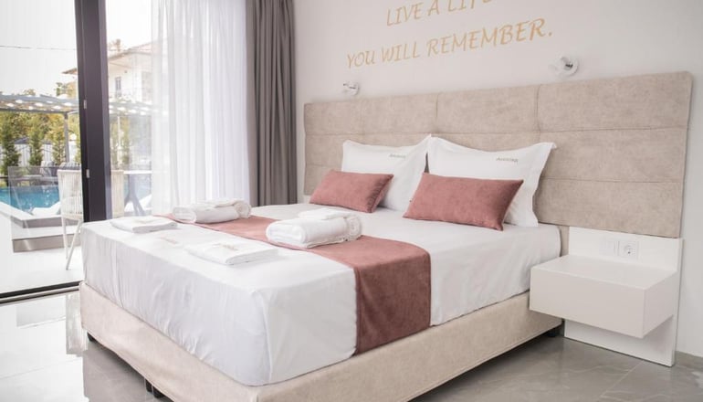 Aeonian Luxury Suites