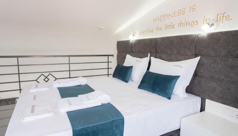 Aeonian Luxury Suites