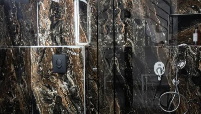 Aeonian Luxury Suites