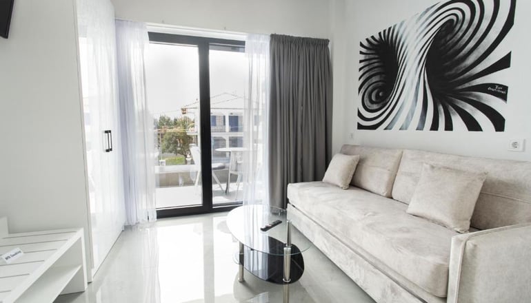 Aeonian Luxury Suites