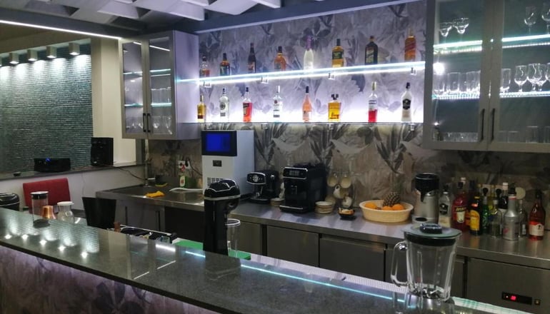 Aeonian Luxury Suites