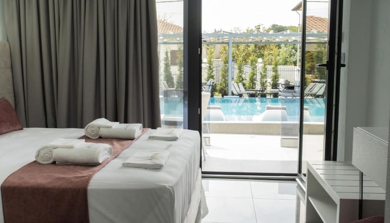 Aeonian Luxury Suites