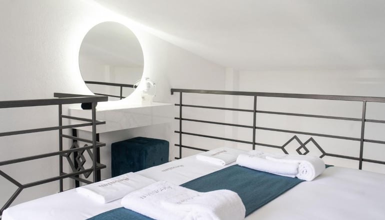 Aeonian Luxury Suites