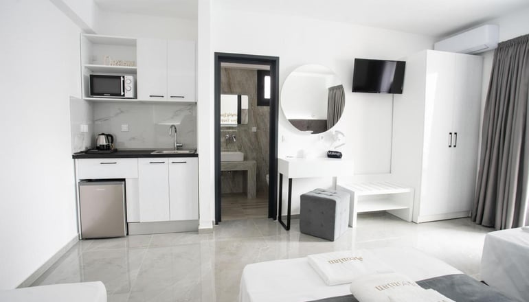 Aeonian Luxury Suites