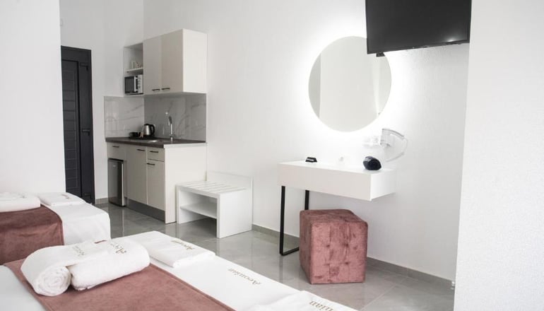 Aeonian Luxury Suites