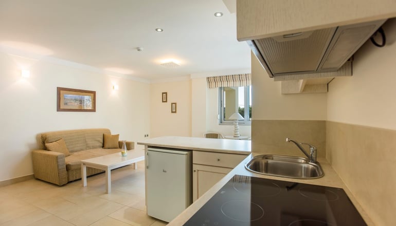 Almiriki Hotel Apartments - Λιθί, Χίος