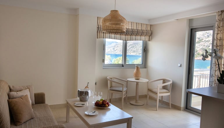 Almiriki Hotel Apartments - Λιθί, Χίος