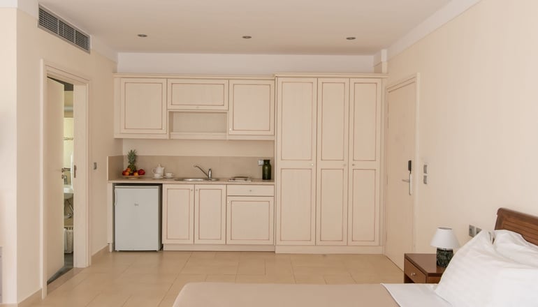 Almiriki Hotel Apartments - Λιθί, Χίος