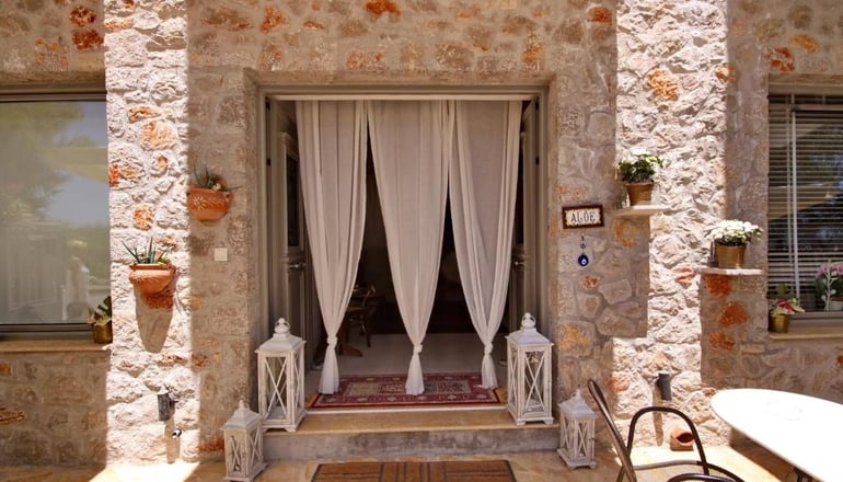 Aloe Luxury Apartments & Suites