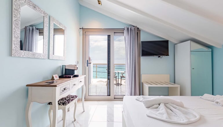 Alpha Luxury Suites - Πευκοχώρι, Χαλκιδική