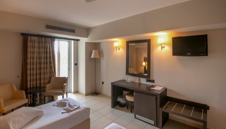 Amalias Hotel - Κουρούτα, Αμαλιάδα