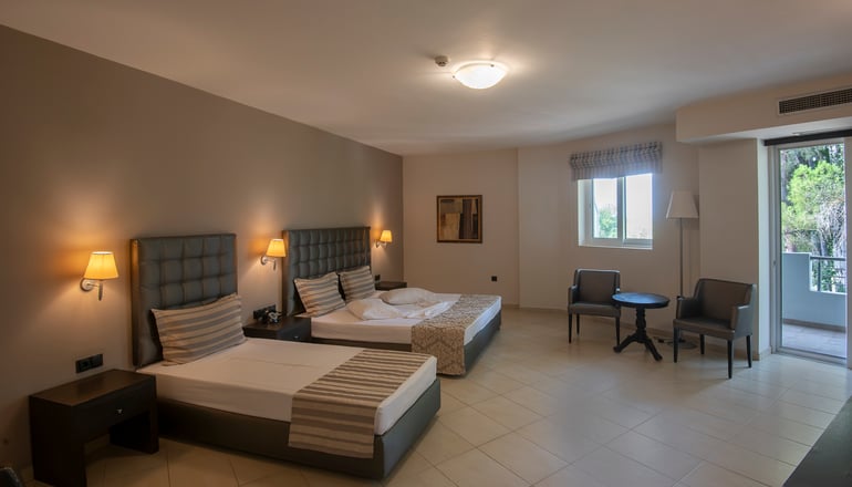 Amalias Hotel - Κουρούτα, Αμαλιάδα