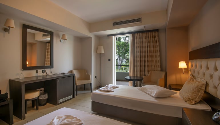 Amalias Hotel - Κουρούτα, Αμαλιάδα