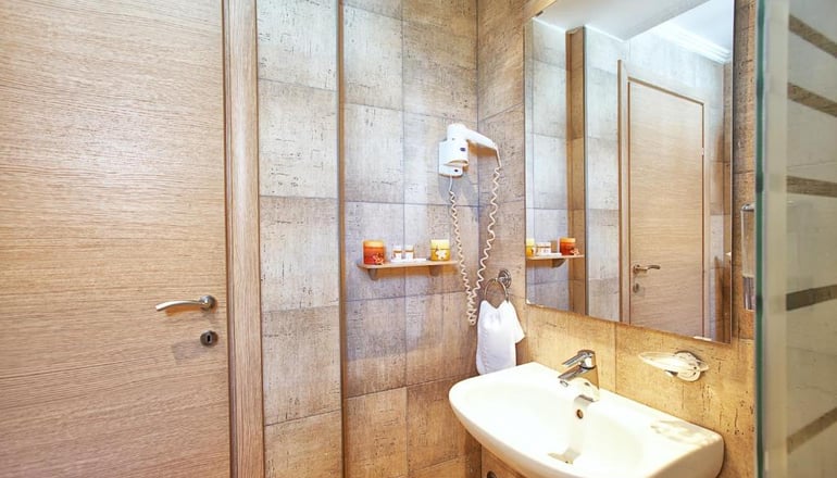 Anastassiou Hotel
