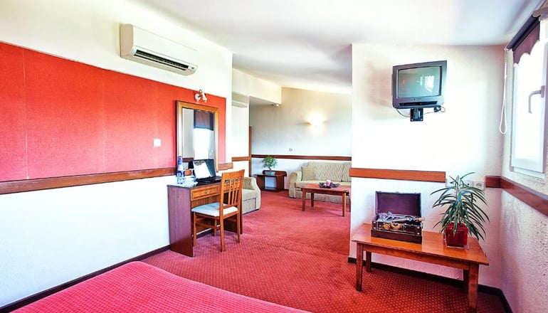 Anastassiou Hotel