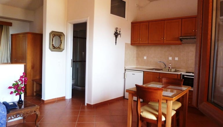 Milia Bay Hotel & Apartment