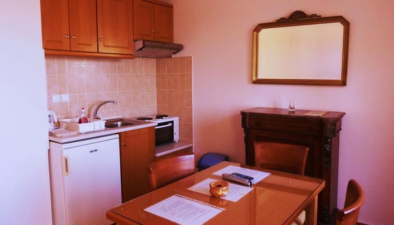 Milia Bay Hotel & Apartment