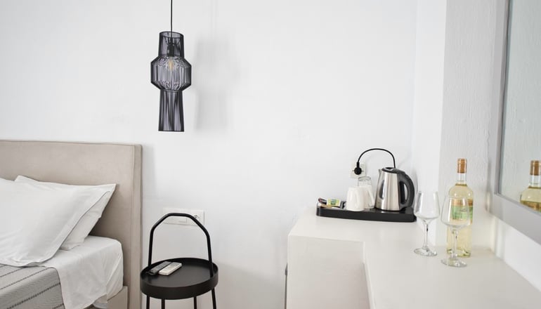 Anessis - Φηρά, Σαντορίνη