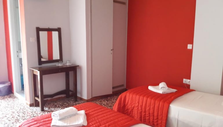 Angela Hotel & Apartments