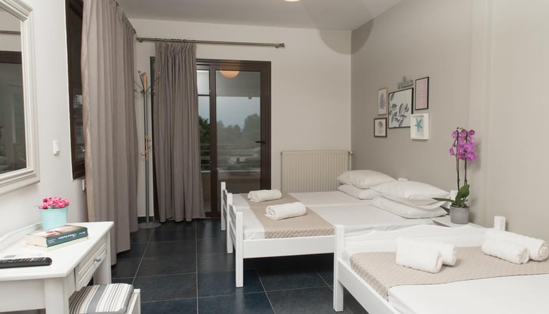 Aqua Beachfront Elegant Hotel