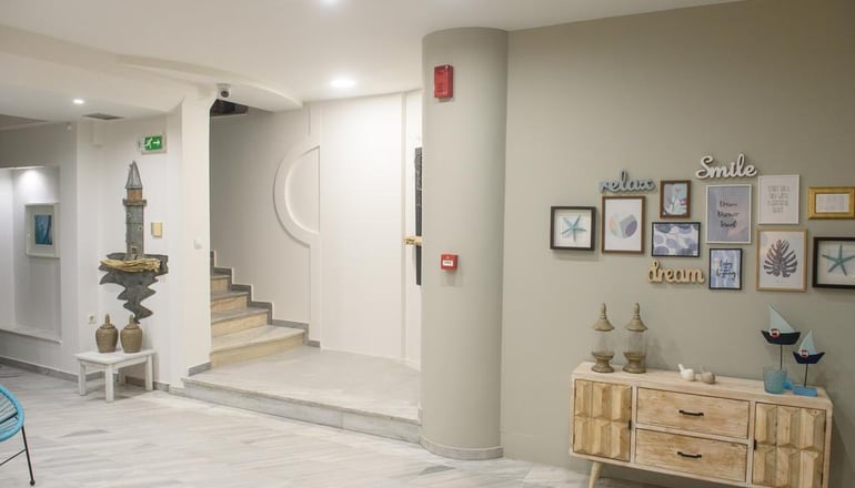 Aqua Beachfront Elegant Hotel