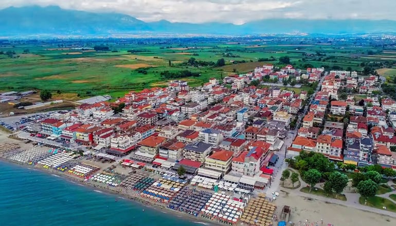 Aqua Beachfront Elegant Hotel