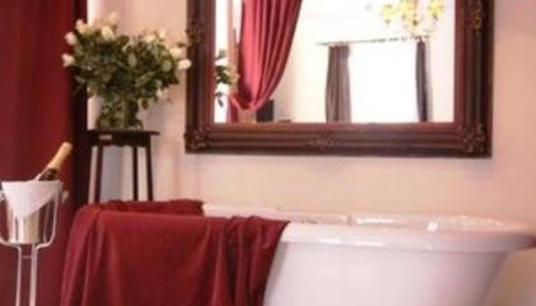 Arcadia Suites & Spa