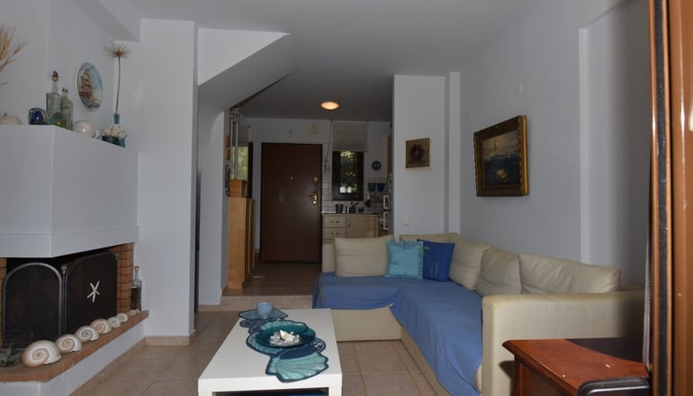 Ariadne Seaglass House