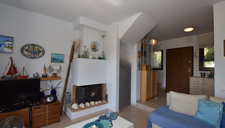 Ariadne Seaglass House