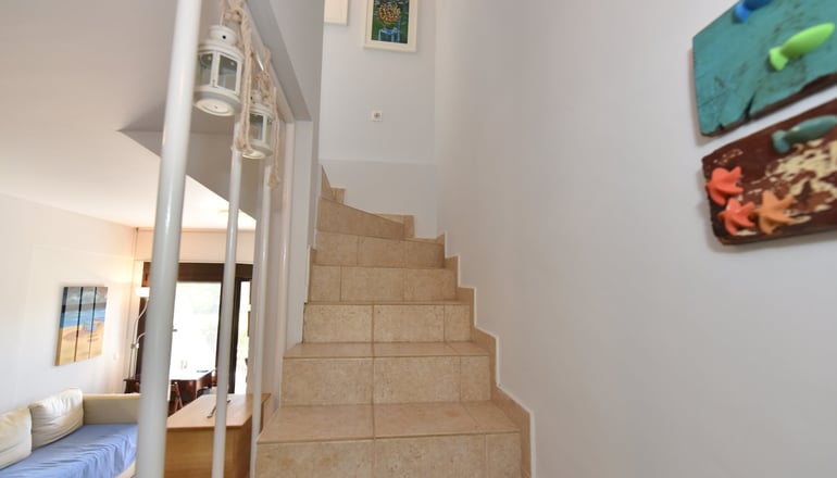 Ariadne Seaglass House