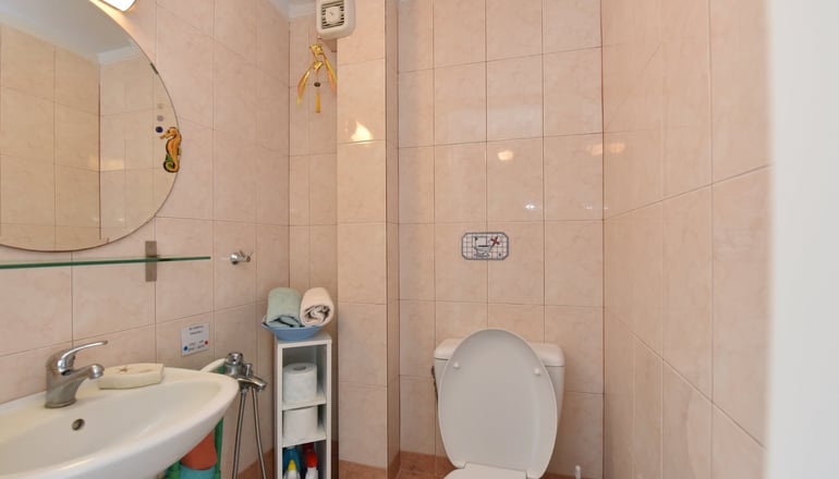 Ariadne Seaglass House