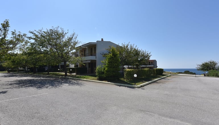 Ariadne Seaglass House