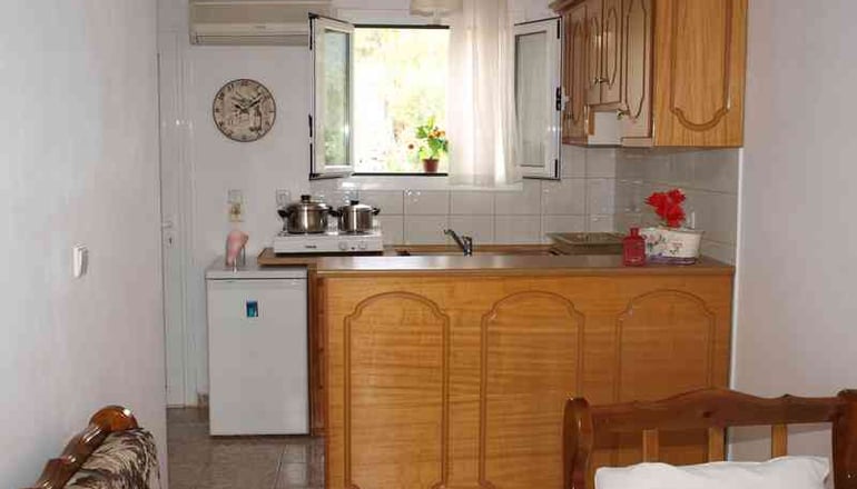 Aristotelis Apartments