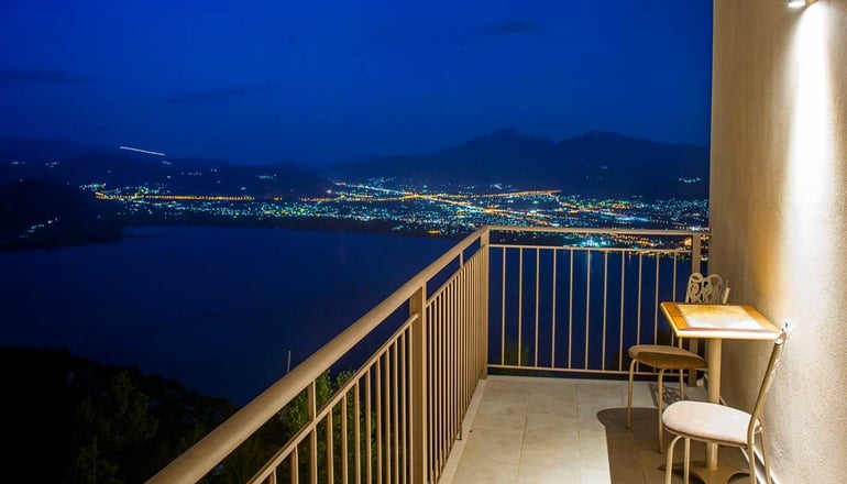 Arktos Mountain Hotel
