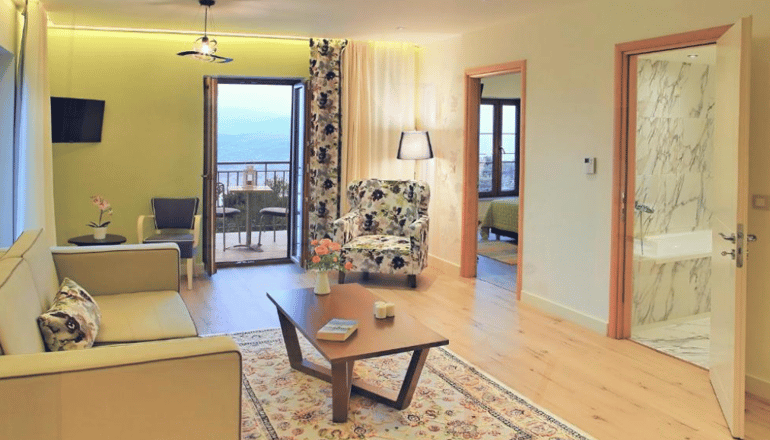 Arktos Mountain Hotel