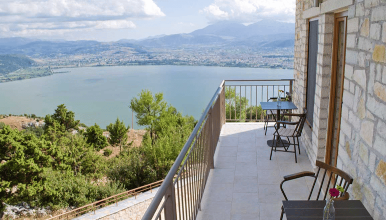 Arktos Mountain Hotel