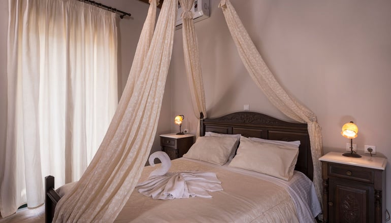 Athina Luxury Villas & Suites