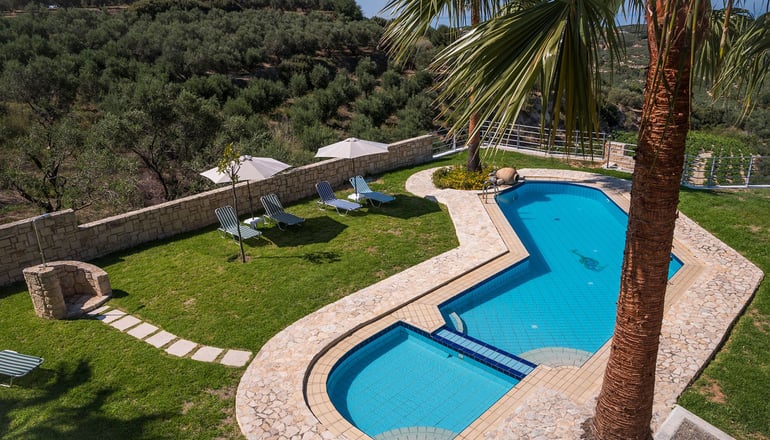 Athina Luxury Villas & Suites