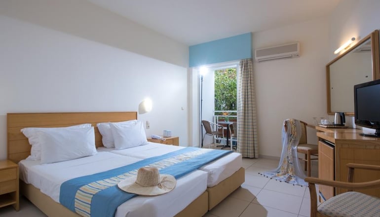 Avra Collection Coral Hotel