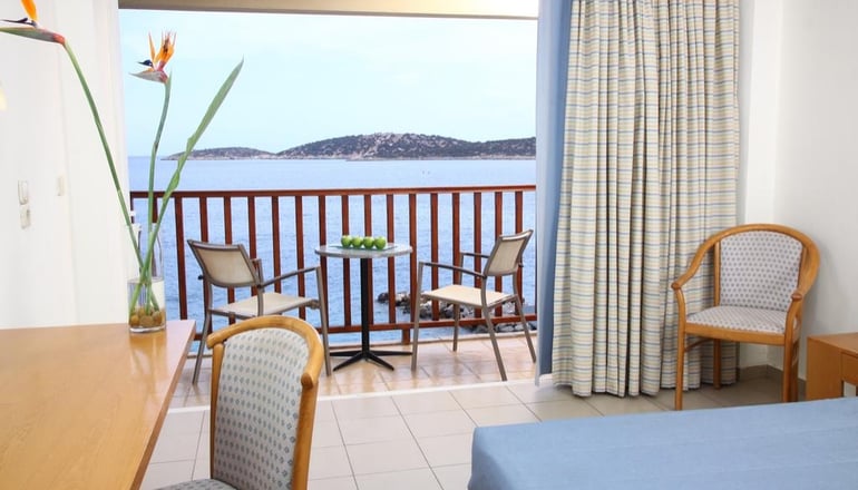 Avra Collection Coral Hotel