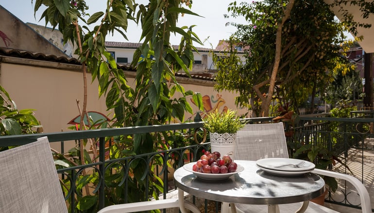 Bella Vista Hotel & Studios