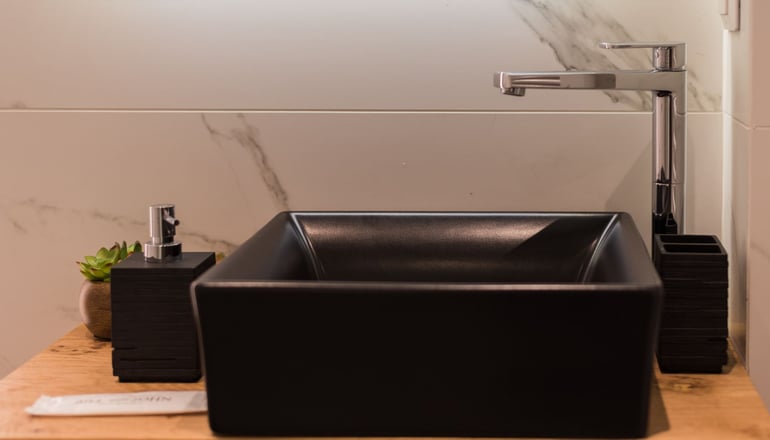 Acropolis Luxury Living by Bill & John Apartments