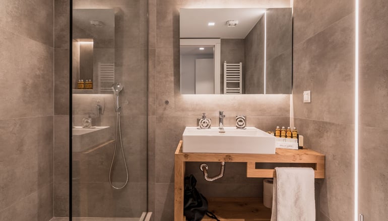 Acropolis Luxury Living by Bill & John Apartments