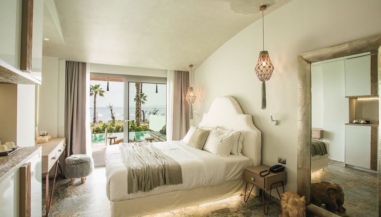 Blue Carpet Luxury Suites