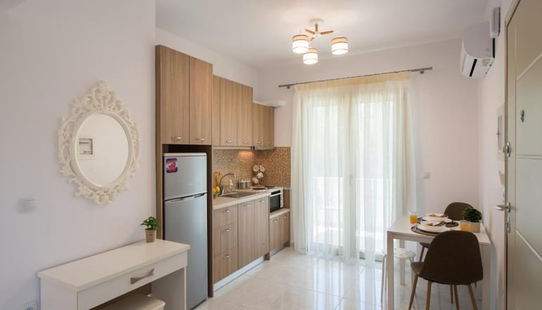 Bounatsa Studios & Apartments