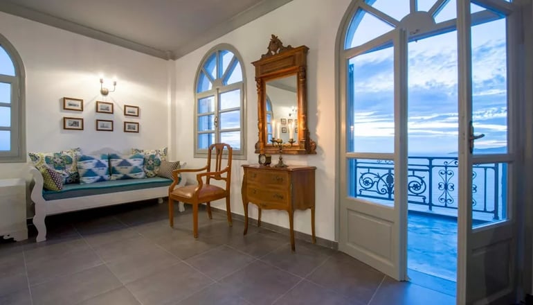 Caldera's Dolphin Suites